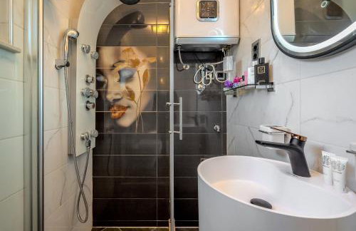 Uniquely designed Villa Ivana with outdoor Jacuzzi nearby the pebble Banje beach at the Island of Solta - Photo 55