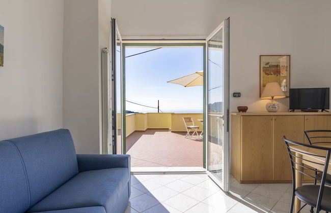 1 bedroom Apartment in San Bartolomeo al Mare with garden and terrace - Photo 5