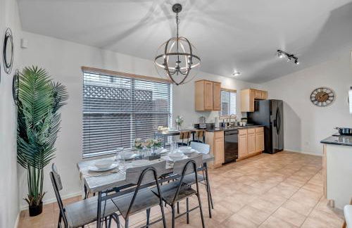 Chic Poolside Oasis - Karaoke - BBQ - Games - Foto 3