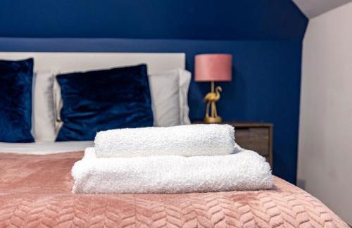 Modern 2-Bed Apartment - Near Train and Town - Parking Available - Foto 45