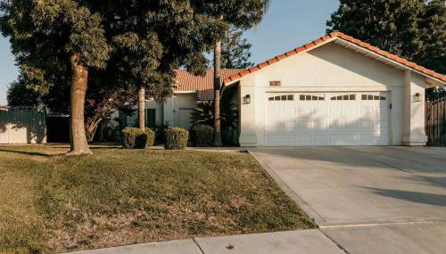 Stunning Home with Pool, Game Room and Firepit - Photo 4