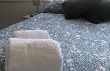 Newly refurbished studio, great location 8 studios - Photo 29