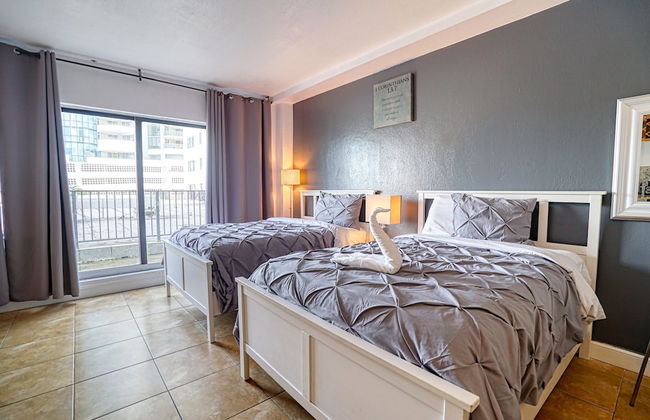 Deluxe Studios and Apartments at the Casablanca - Photo 67