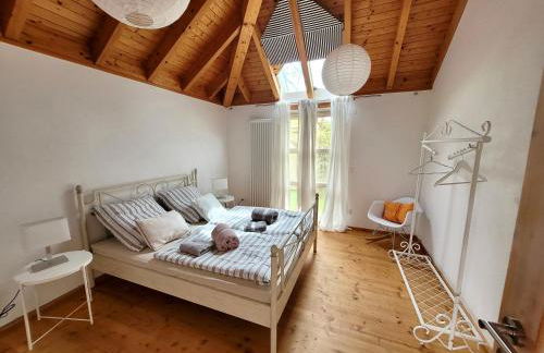 lichtdurchflutetes Architektenhaus mit 3 Schlafzimmern und Garten - Foto 10