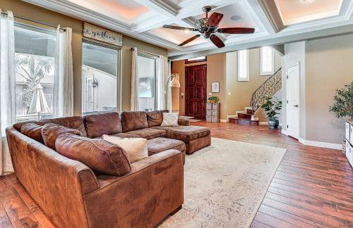 1 Mi to Vackar Stadium Roomy Retreat with Pool - Foto 7