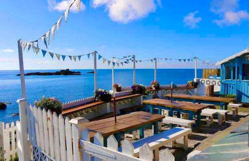 Spacious home with panoramic sea view, free parking EV & large garden - Photo 36