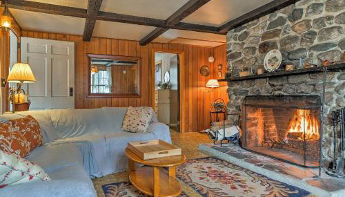 East Otis Reservoir Cabin with Porch - Walk to Lake! - Foto 5