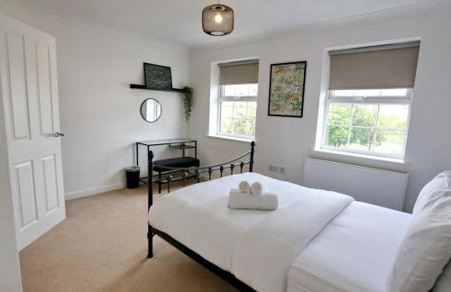 3Bed Manchester Home · Parking · Near AO Arena - Pass the Keys - Photo 30