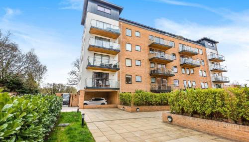 Cloud Serviced Properties - Lovely One Bed with Sofa bed - Bracknell - Photo 2