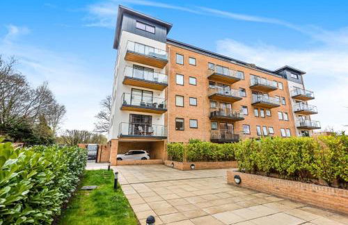 Cloud Serviced Properties - Lovely One Bed with Sofa bed - Bracknell - Photo 2