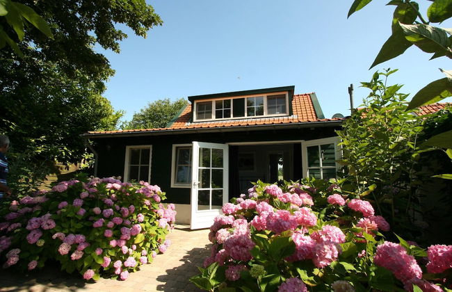 Dike House in Schoondijke Near Beaches - Photo 17