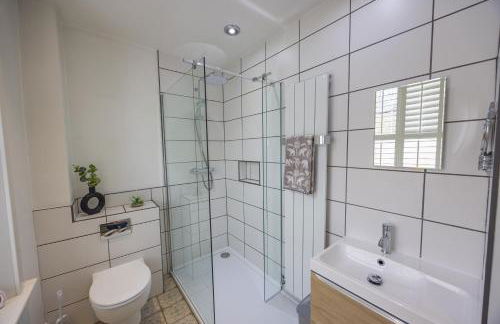 Short Walk to the Beach - 2 Guests - Free Parking - Foto 3