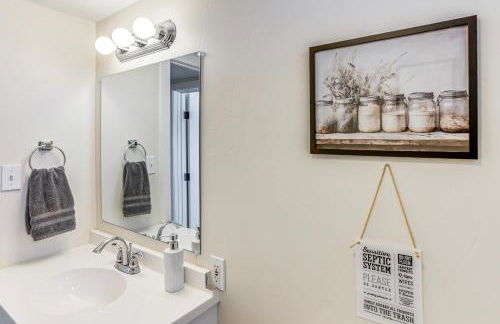 Patio and Mountain Views Farmhouse in Mancos! - Foto 17