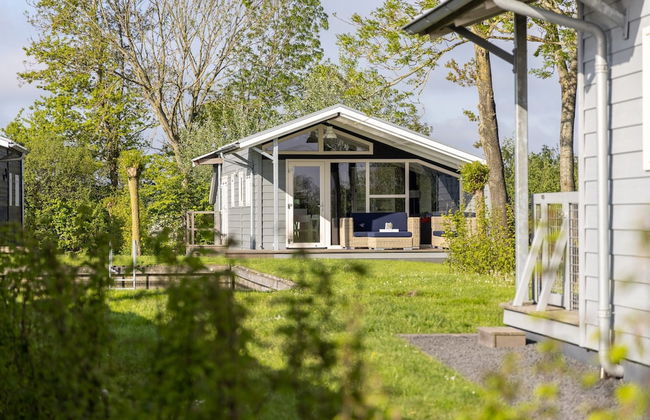 Modern Chalet Near Lake Sneek - Foto 1