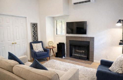 Two Bedroom Loft*Great Location*Award Winning Beds - Foto 7