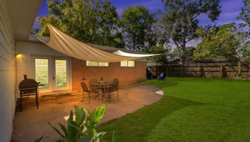 H Town Hideout SLPS 10 KingBD Fire Pit - Foto 4, Garden view