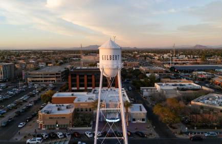 Modern 4BR Retreat in Prime Gilbert Location - Foto 18
