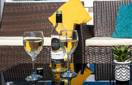 Dog Friendly Lovely Caravan 4 Berth Towyn North Wales Read full host details before booking Mon in to Fri out Fri in to Mon out Mon to Mon Fri to Fri ONLY - Foto 5