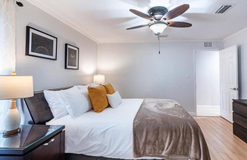 Family Retreat with Pool Fenced Yard AC - Foto 20