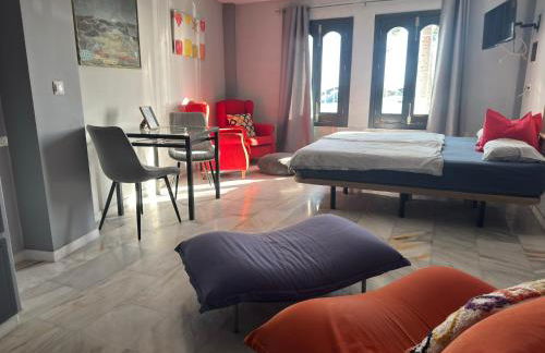 Estudio Amplio con Vistas Parciales al Mar - Foto 7