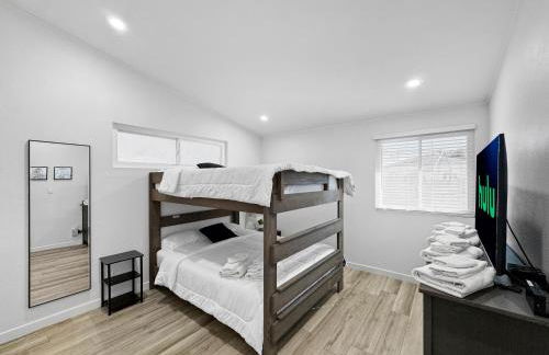 Modern Home for Large Families by Disney & Knotts - Foto 7