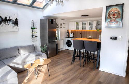 EICH-Penthouse, zentral am Stadtwald mit Ausblick über die Stadt, 24h self check-in, Netflix, DisneyPlus - Foto 5