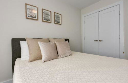 Modern Townhome, Large Game Room with Ping Pong, 10min to Downtown! Sleeps 10! - Foto 22