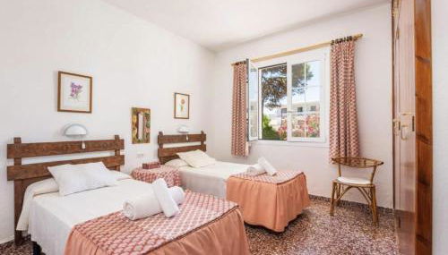 Menorca Chalet Rustic Sunny Retreat by the Sea - Photo 2, towels