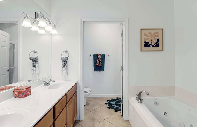 Panoramic Sunset Escape Waterfront Condo for 7! - Photo 17