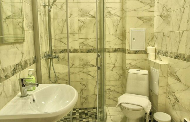 G&I Apartments - Photo 16