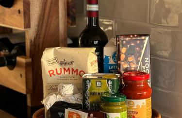 Artsy Italian lake retreat with stunning views! - Foto 24