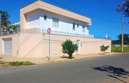 Lar de charme e tranquilidade em montes Claros - Foto 1