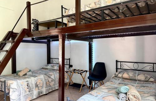 Appartamento per 5 persone su una scalinata storica a 9 minuti a piedi dalla stazione e 12 dal centro - Vista sui tetti della città - Zona collinare residenziale - Foto 23