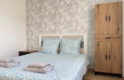 Les Voiles, maison bien équipée 10 p 2 sdb, 2 WC, spacieuse lumineuse avec jardin clos, garage, terrasse, parking privatif, à 950 m de la plage d'Asnelles et tous commerces, près de Bayeux et Arromanches, chiens bienvenus - Foto 29