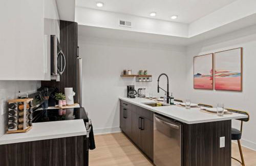 Charming LUXE 1BR, Free Parking, Kitchen and Laundry - Foto 18