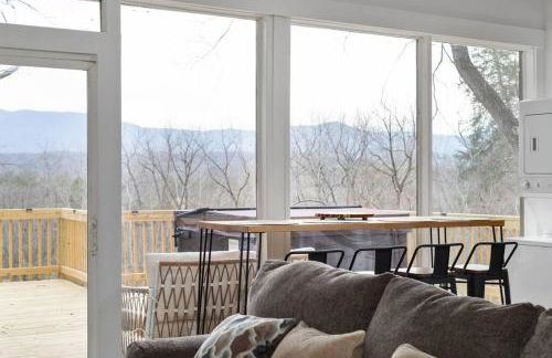 Lazy Lake 3BR Cabin w/ Mtn Views + Hot Tub +Wi-Fi - Foto 20