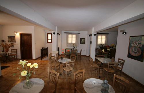 Venetia Apartments - Photo 33