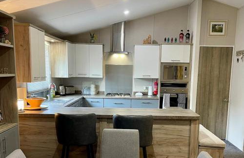 Elegant Lodge in Peaceful Holiday Resort - Photo 23