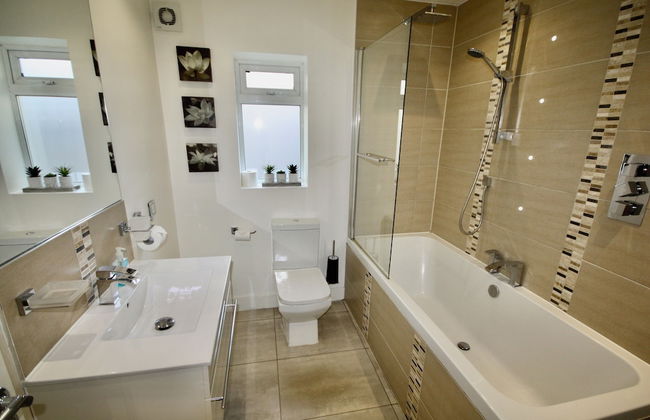 Four Corners Holiday Home with Hot Tub & Sauna - Foto 27