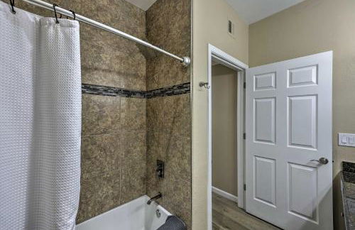 Families and Dogs Welcome! Phoenix Condo with Pool - Foto 16