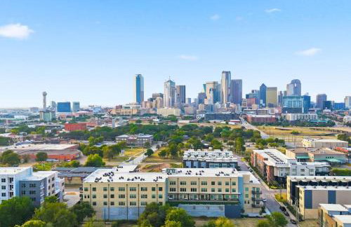 Cityscape Star Retreat near Deep Ellum and Dwntown - Photo 40