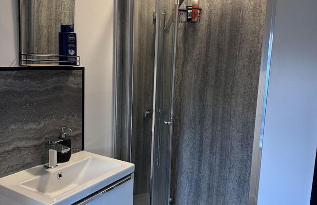 City Apartment Sleeps 5 With Parking - Foto 9