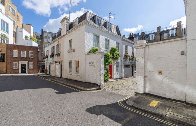 JOIVY Elegant 2-Bed Mews Flat Near Buckingham Palace - Photo 18