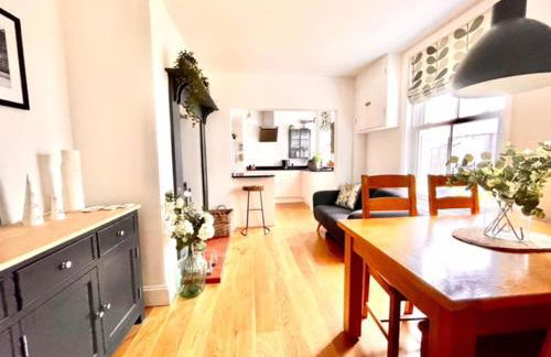 A unique and spacious river front property - Foto 27