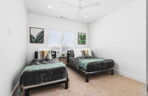 TWO Neighboring Homes Sleeps 24 Walk to 12 South - Foto 13