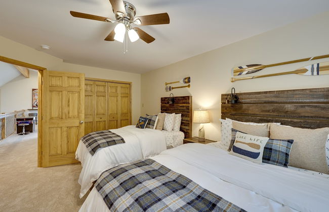 Pocono Paradise by Avantstay Lakeside Retreat, Hot Tub, Game Room, Near Beach - Foto 7