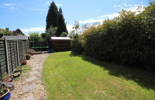 Modern & Spacious 3BR House Bracknell - Berkshire - Photo 73