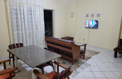 Apartamento 2 quartos 2 banheiros frente praia - Foto 7