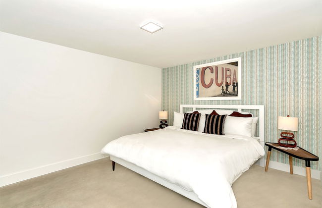 Roami at Grove 27 - Photo 17