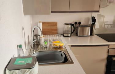 Central Gloucester Self-Catering Flat - A Hidden Gem - Foto 15